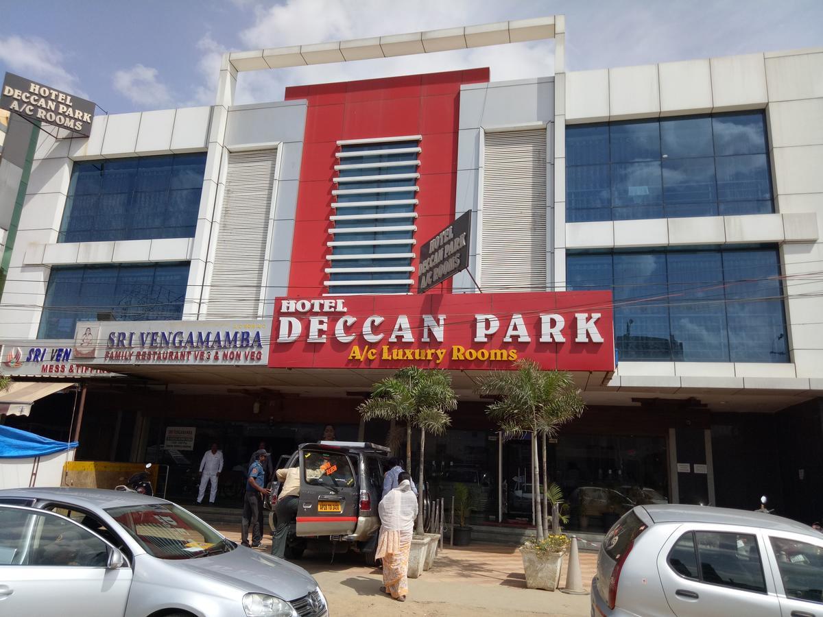 Hotel Deccan Park Хайдарабад Экстерьер фото