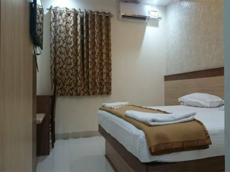 Hotel Deccan Park Хайдарабад Экстерьер фото